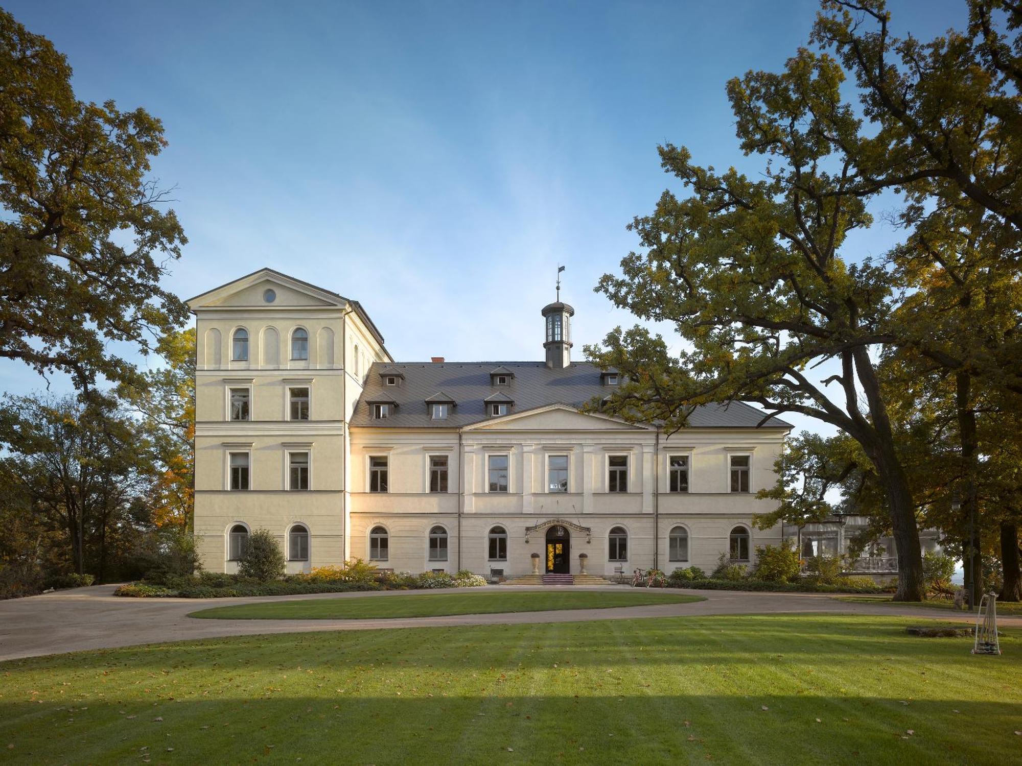 Chateau Mcely Екстериор снимка