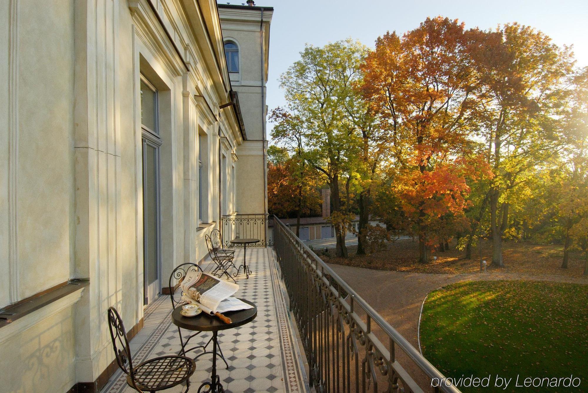 Chateau Mcely Екстериор снимка