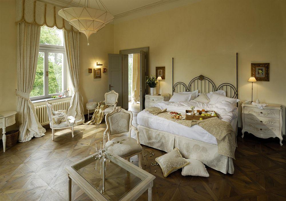 Chateau Mcely Стая снимка