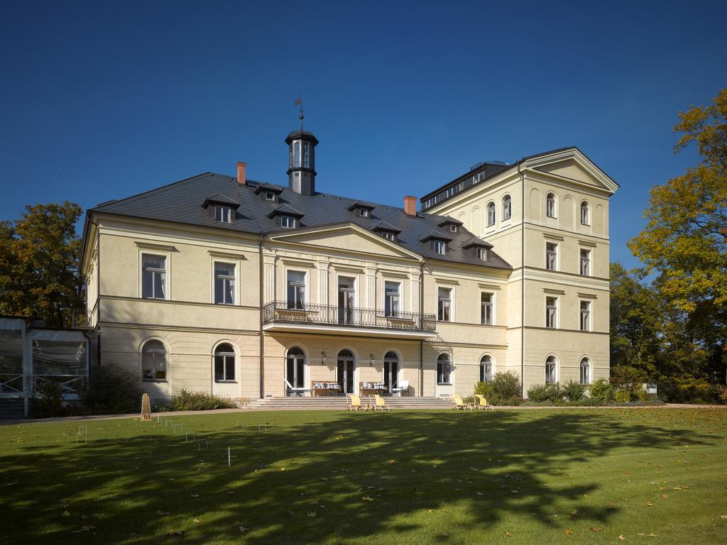 Chateau Mcely Екстериор снимка