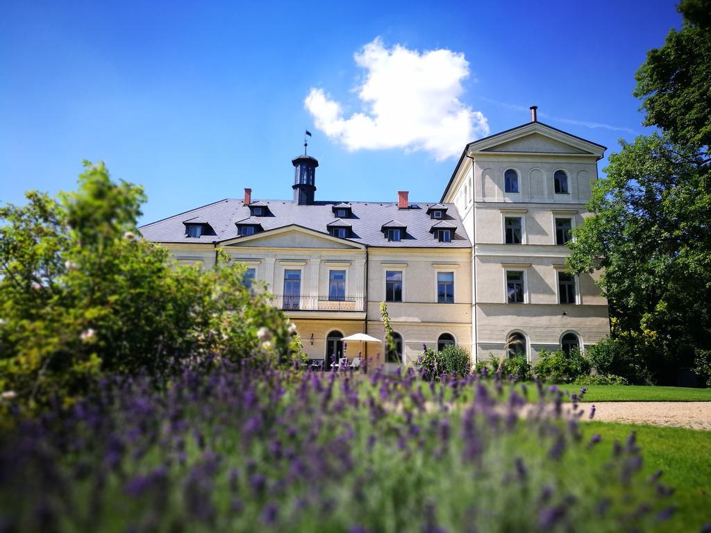 Chateau Mcely Екстериор снимка